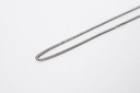Cadena flexible de plata curva