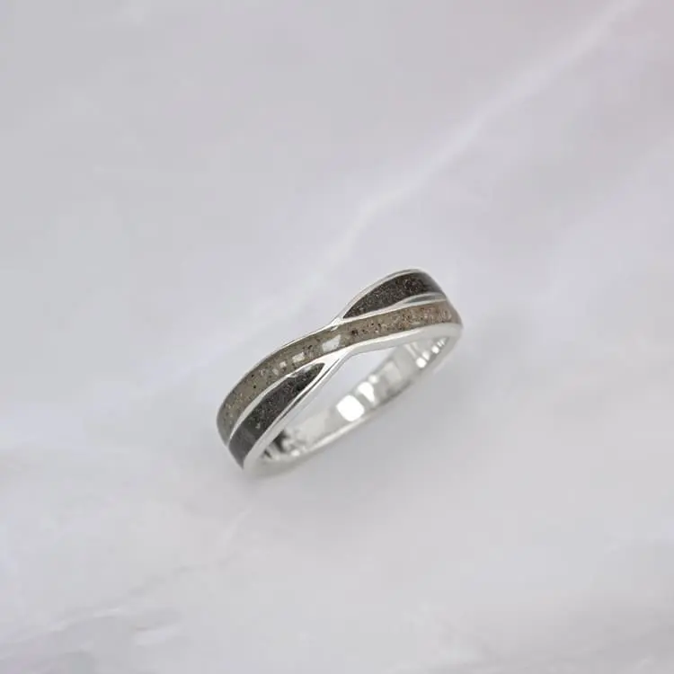 Anillo con Cenizas o Pelo en Bandas Cruzadas de Plata
